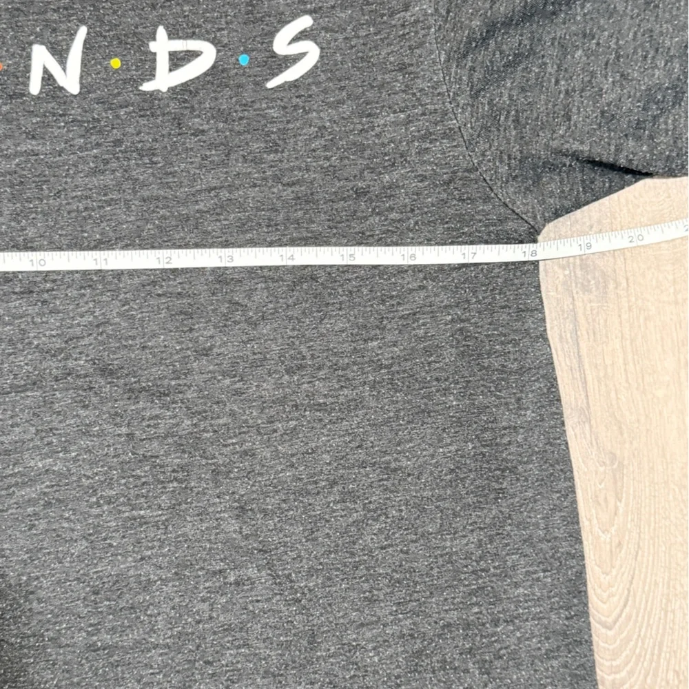 FRIENDS Women’s Charcoal Logo Graphic Tee Size XS - Picture 5 of 8